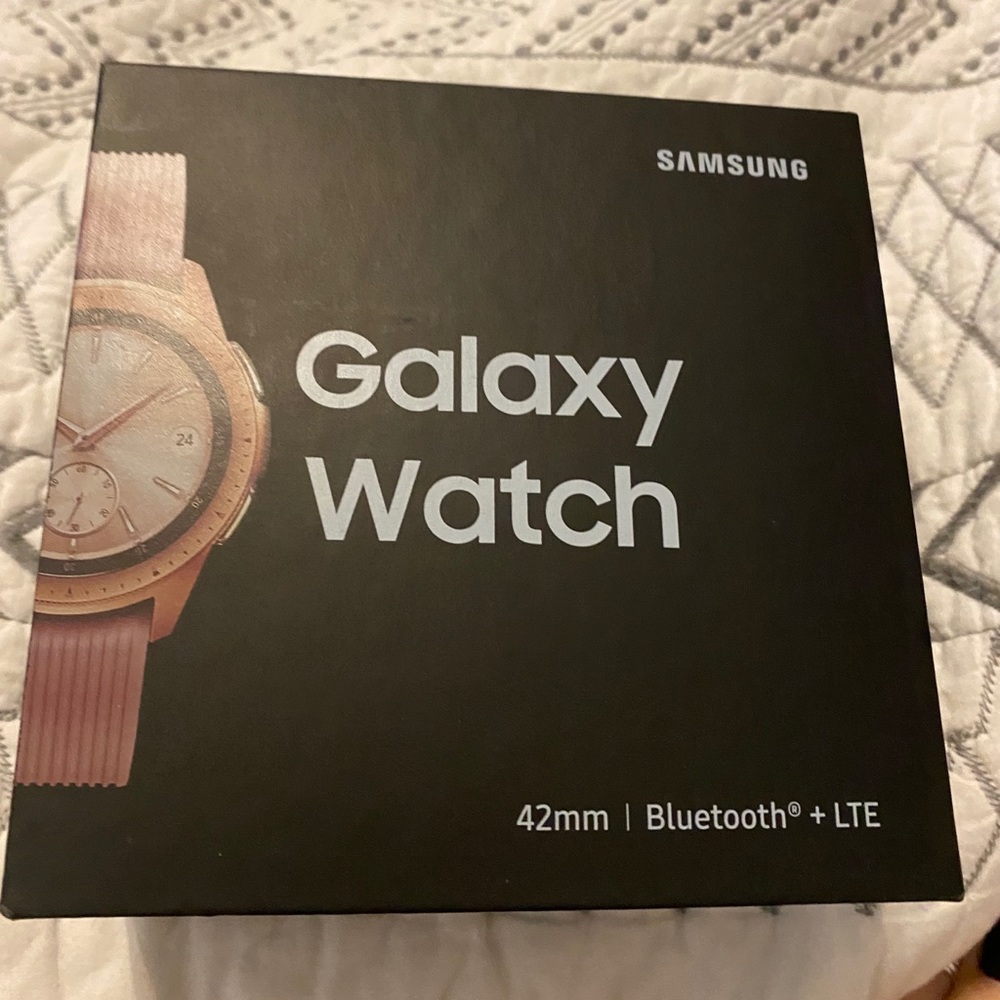 Samsung Galaxy Watch 42mm-rose gold with 2 bands